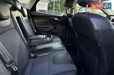 Хэтчбек Ford Focus 2012 в 