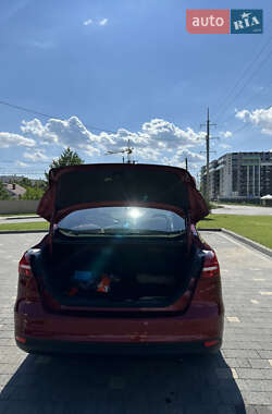 Седан Ford Focus 2015 в 