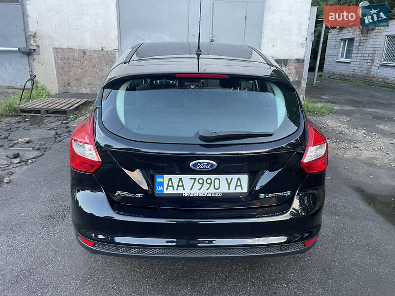 Хэтчбек Ford Focus 2013 в Киеве