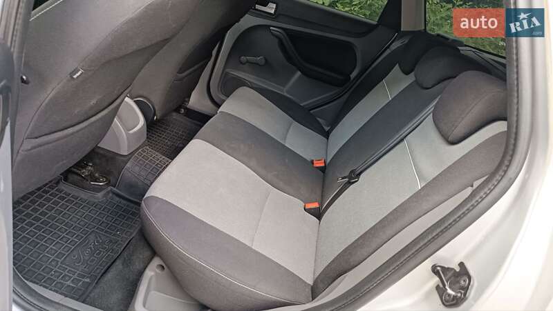 Універсал Ford Focus 2010 в Сарнах