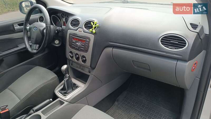 Універсал Ford Focus 2010 в Сарнах