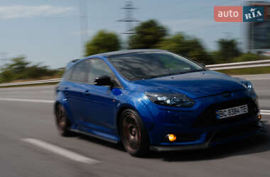 Хэтчбек Ford Focus 2013 в 