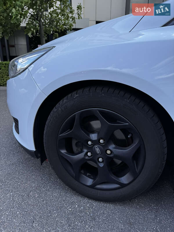 Хэтчбек Ford Focus 2017 в Киеве