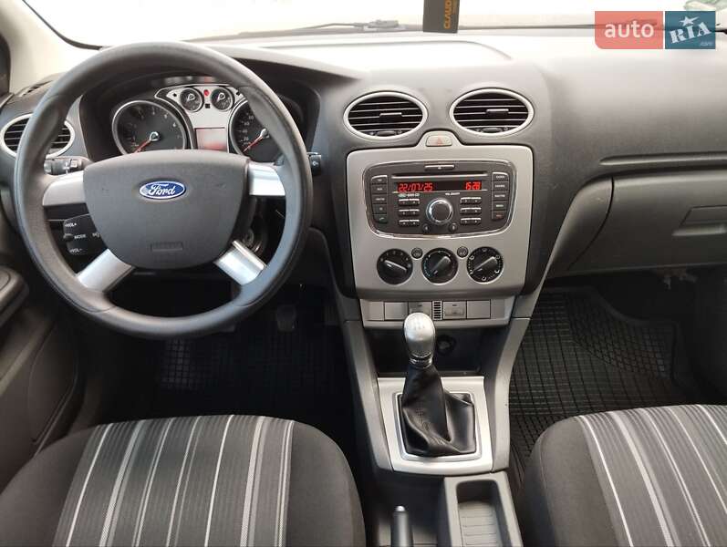 Универсал Ford Focus 2010 в Киеве фото 2 Универсал Ford Focus 2010 в Киеве