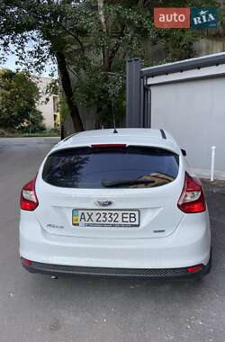 Хетчбек Ford Focus 2013 в 
