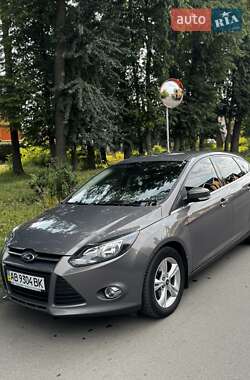 Хэтчбек Ford Focus 2011 в 