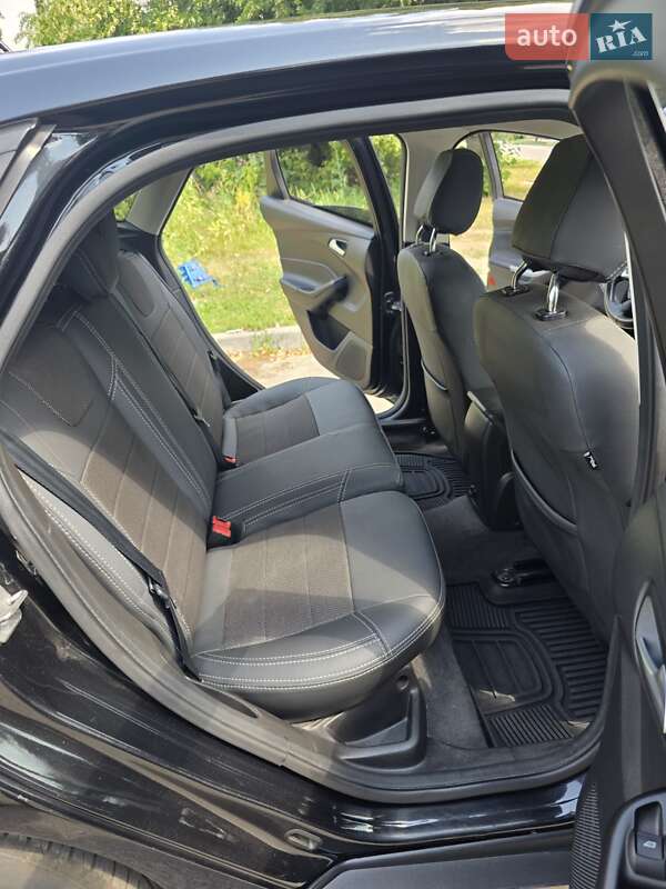 Хэтчбек Ford Focus 2011 в Полтаве фото 25 Хэтчбек Ford Focus 2011 в Полтаве