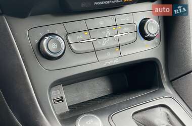 Хэтчбек Ford Focus 2015 в 