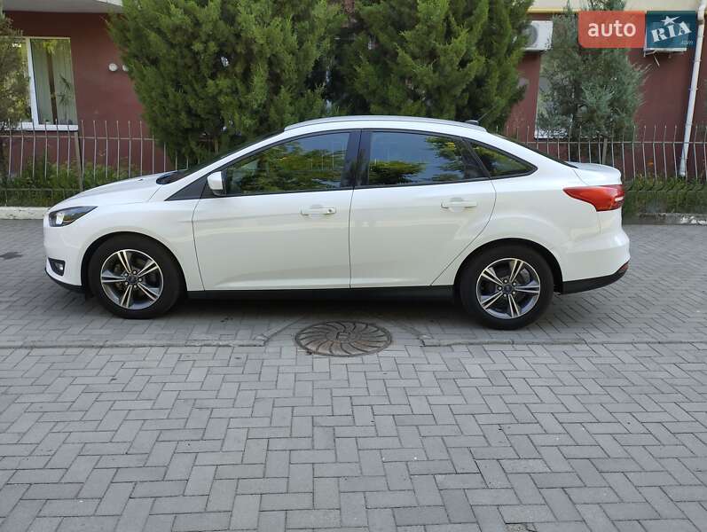Седан Ford Focus 2017 в Запорожье фото 3 Седан Ford Focus 2017 в Запорожье