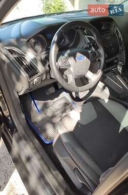 Седан Ford Focus 2012 в 