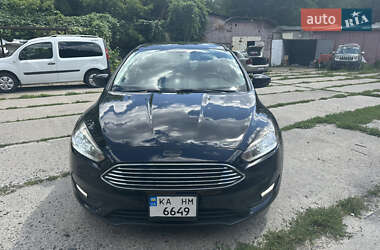 Седан Ford Focus 2016 в 