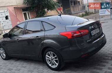 Седан Ford Focus 2015 в 
