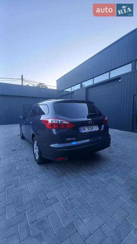 Універсал Ford Focus 2011 в Сарнах