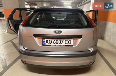 Хэтчбек Ford Focus 2005 в 