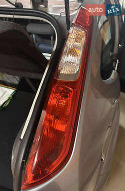 Хэтчбек Ford Focus 2005 в 
