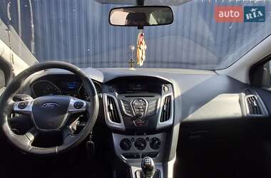 Седан Ford Focus 2014 в 
