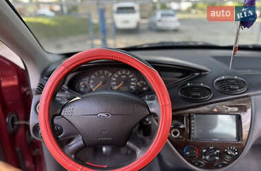 Седан Ford Focus 2000 в 