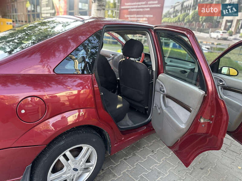 Седан Ford Focus 2000 в Черновцах