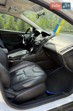 Седан Ford Focus 2015 в 