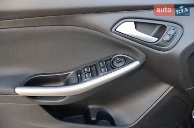 Седан Ford Focus 2016 в 