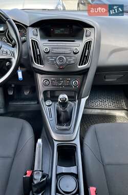 Хэтчбек Ford Focus 2017 в 