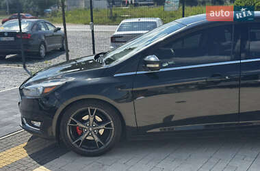 Седан Ford Focus 2015 в 