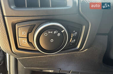 Седан Ford Focus 2015 в 