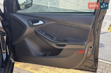 Седан Ford Focus 2015 в 