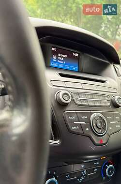 Седан Ford Focus 2015 в 