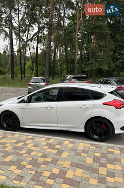 Хэтчбек Ford Focus 2016 в 