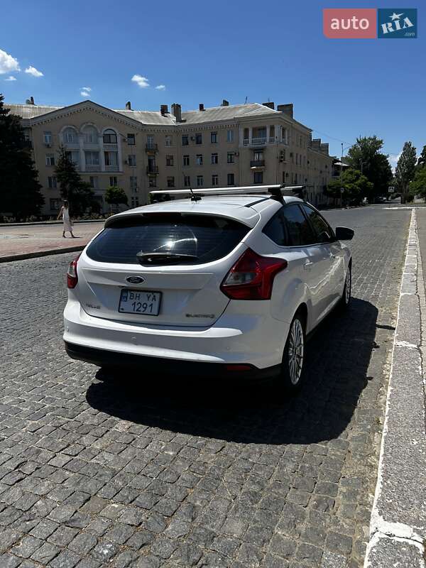 Хэтчбек Ford Focus 2012 в Черноморске