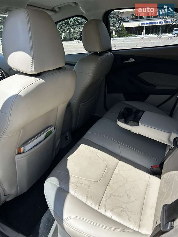Хэтчбек Ford Focus 2012 в Черноморске