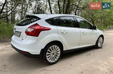 Хэтчбек Ford Focus 2013 в 