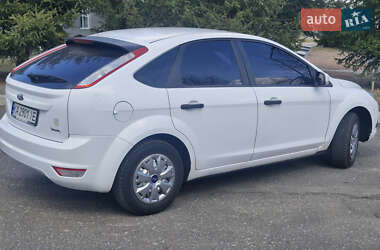 Хэтчбек Ford Focus 2011 в 