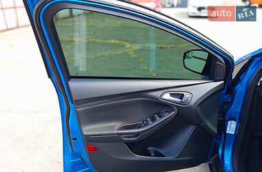 Хэтчбек Ford Focus 2016 в 