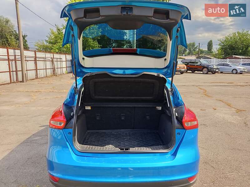 Хэтчбек Ford Focus 2016 в Киеве