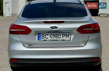 Седан Ford Focus 2015 в 