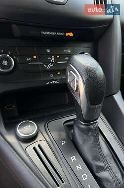 Седан Ford Focus 2015 в 