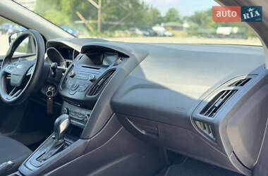 Седан Ford Focus 2015 в 
