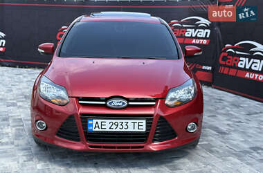 Хетчбек Ford Focus 2012 в 