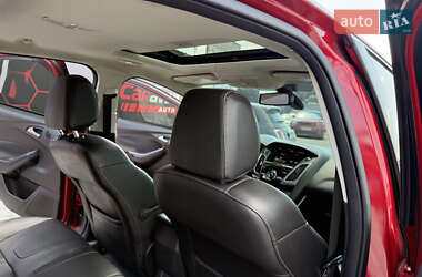 Хетчбек Ford Focus 2012 в 
