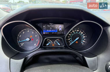 Хетчбек Ford Focus 2012 в 