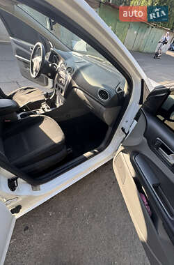 Хэтчбек Ford Focus 2010 в 
