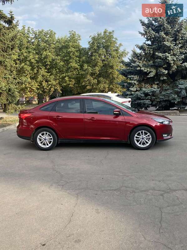 Седан Ford Focus 2015 в Кривом Роге