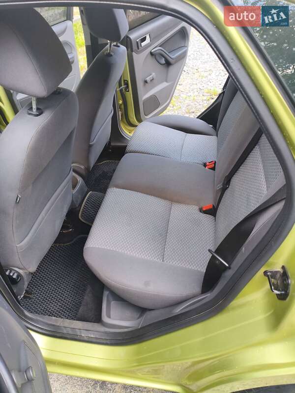Хетчбек Ford Focus 2006 в Хмельницькому