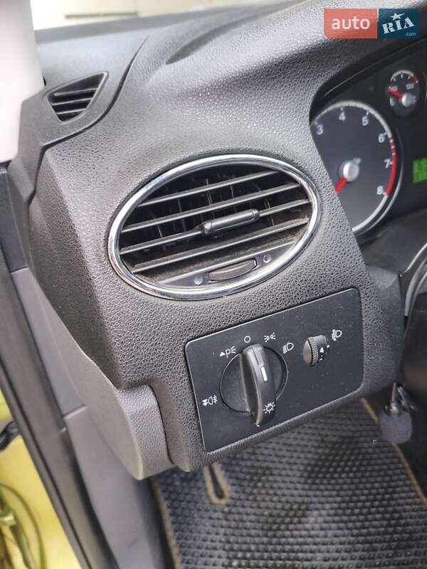 Хетчбек Ford Focus 2006 в Хмельницькому