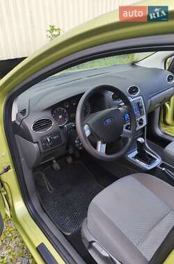 Хэтчбек Ford Focus 2006 в 