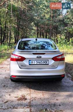 Седан Ford Focus 2013 в 