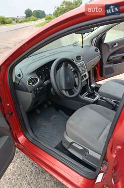 Хэтчбек Ford Focus 2006 в 