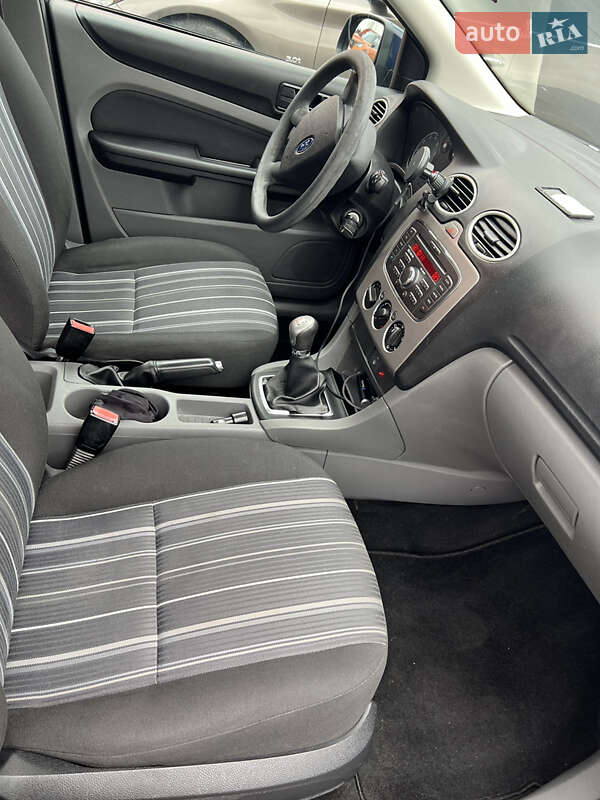 Хэтчбек Ford Focus 2011 в Киеве фото 8 Хэтчбек Ford Focus 2011 в Киеве